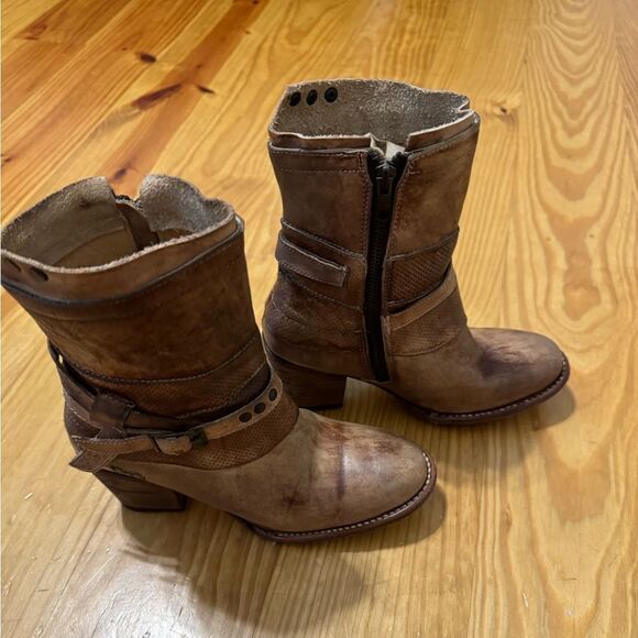 Bed Stu Rowdy Woman’s Teak Driftwood Boots MSRP: $189 - Size 6.5 U.S. - Picture 4 of 14